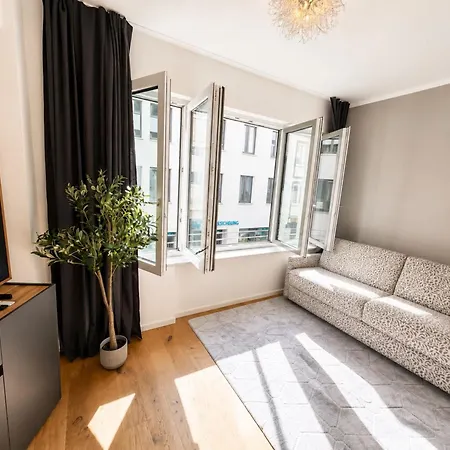 Goldenkey-suites - Luxury 'fuggerei' - At Rathausplatz In The Heart Of - New In 2026 - Air-conditioned * Augsburg